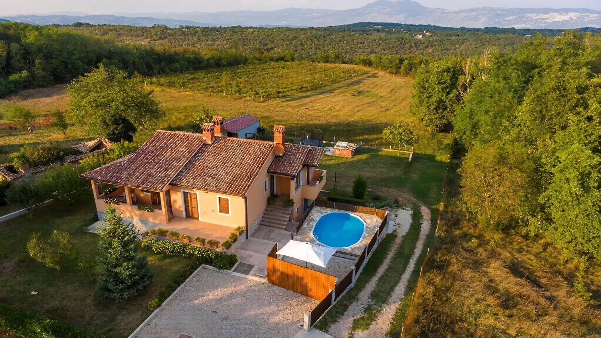 Holiday home Ferienhaus Davorka In Ruzici Mit Grossem Garten